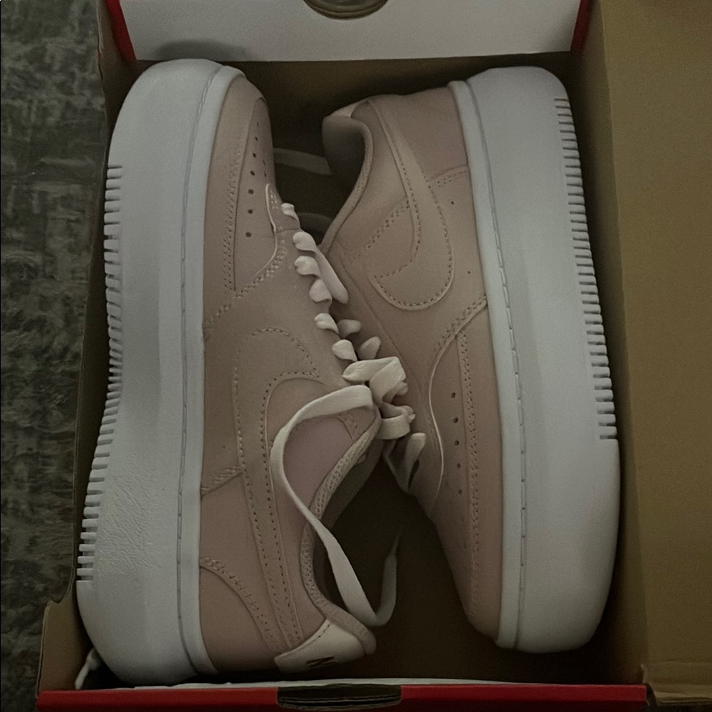 Nike Women's Sneakers in Pink and White